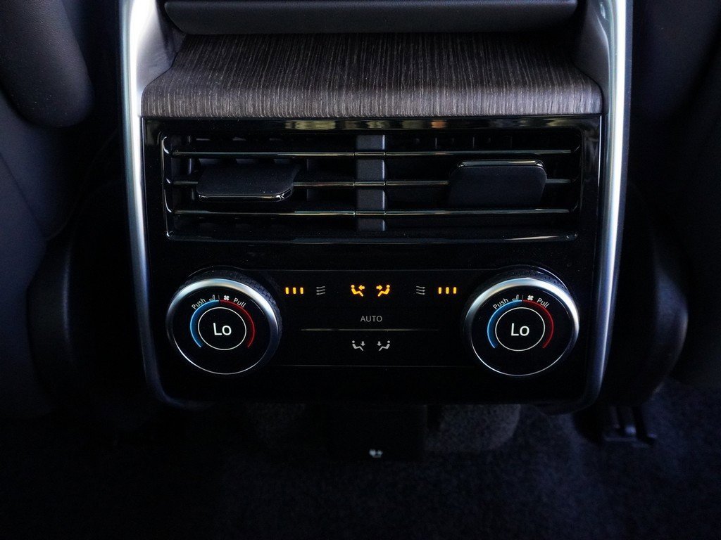 Used 2025 Land Rover Range Rover SE image 55