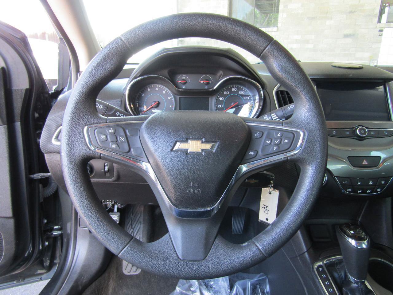 Used 2017 Chevrolet Cruze LT FWD image 8