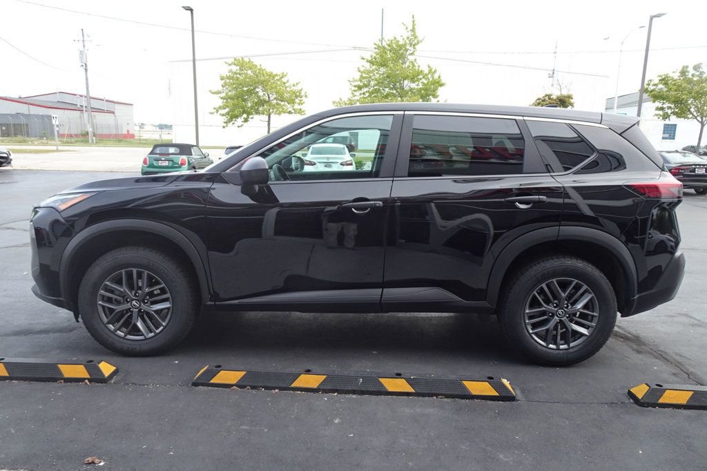 Used 2023 Nissan Rogue S image 5