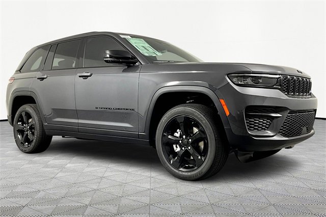 New 2025 Jeep Grand Cherokee Laredo image 3