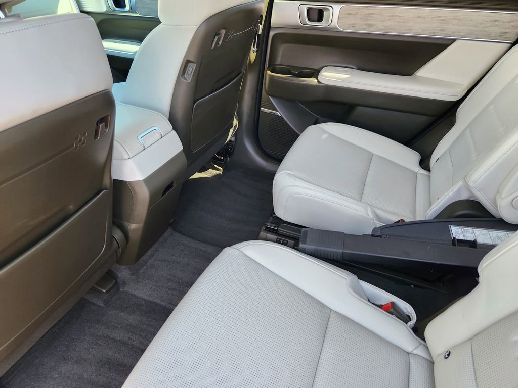 Used 2025 Hyundai Santa Fe Calligraphy image 26