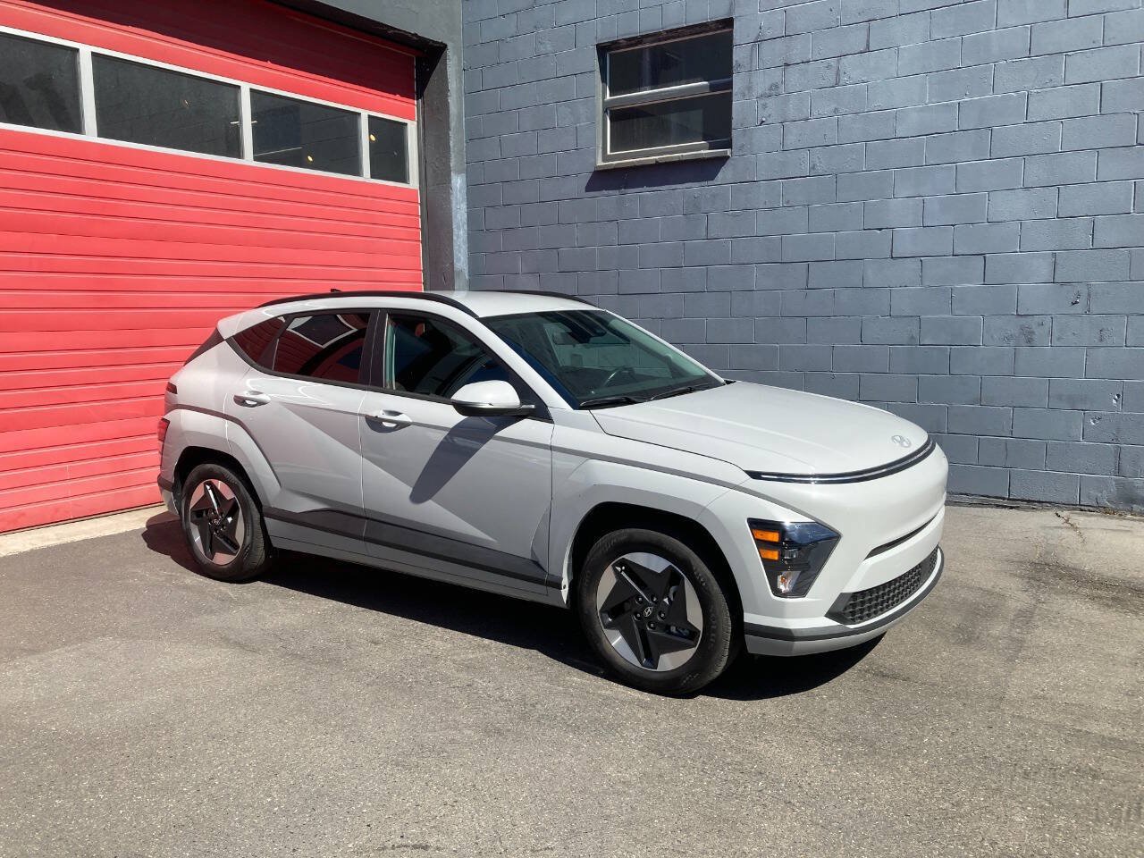 Used 2024 Hyundai Kona SEL FWD image 1
