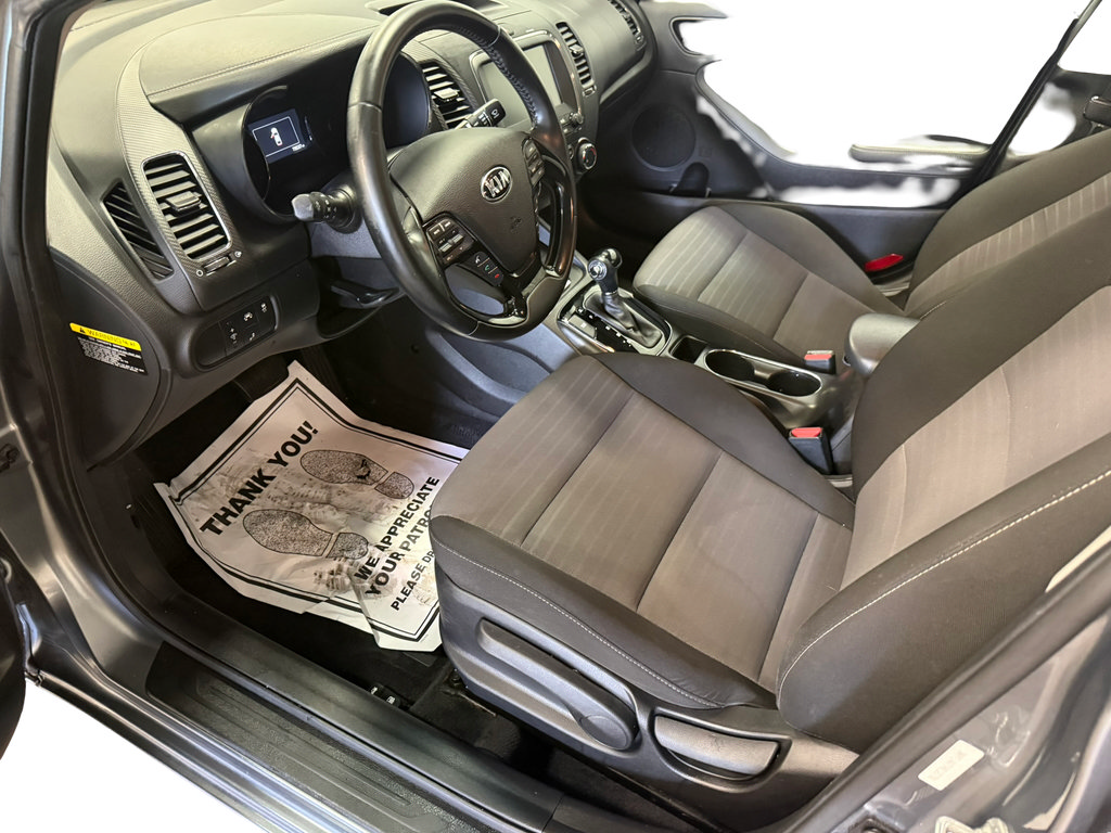 Used 2017 Kia Forte S w/ S Technology Package FWD image 16