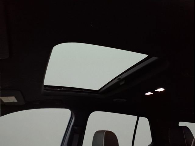 Used 2023 Chevrolet Traverse Premier w/ Redline Edition image 12