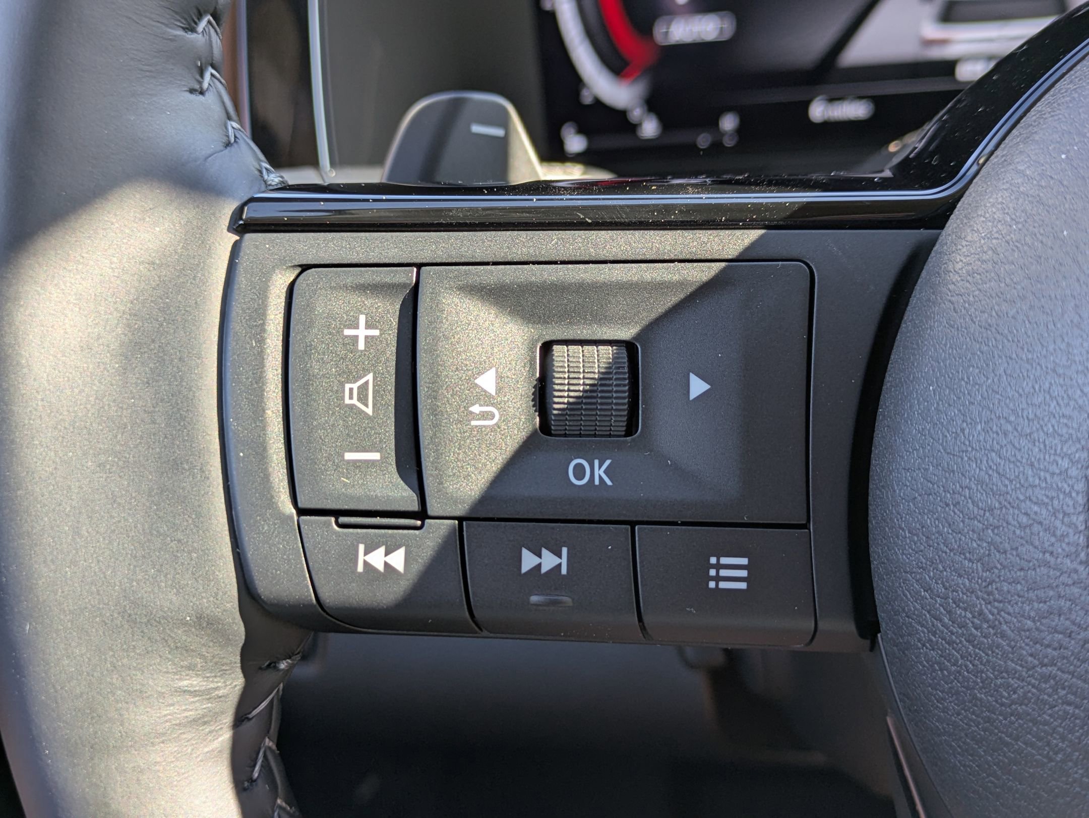 New 2025 Nissan Pathfinder Platinum w/ Cargo Package image 13