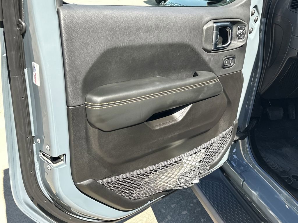Used 2025 Jeep Gladiator Sport AWD/4WD image 9