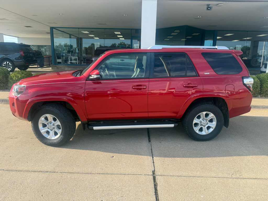 Used 2017 Toyota 4Runner SR5 Premium w/ Four Season Floor Mat Package AWD/4WD image 12