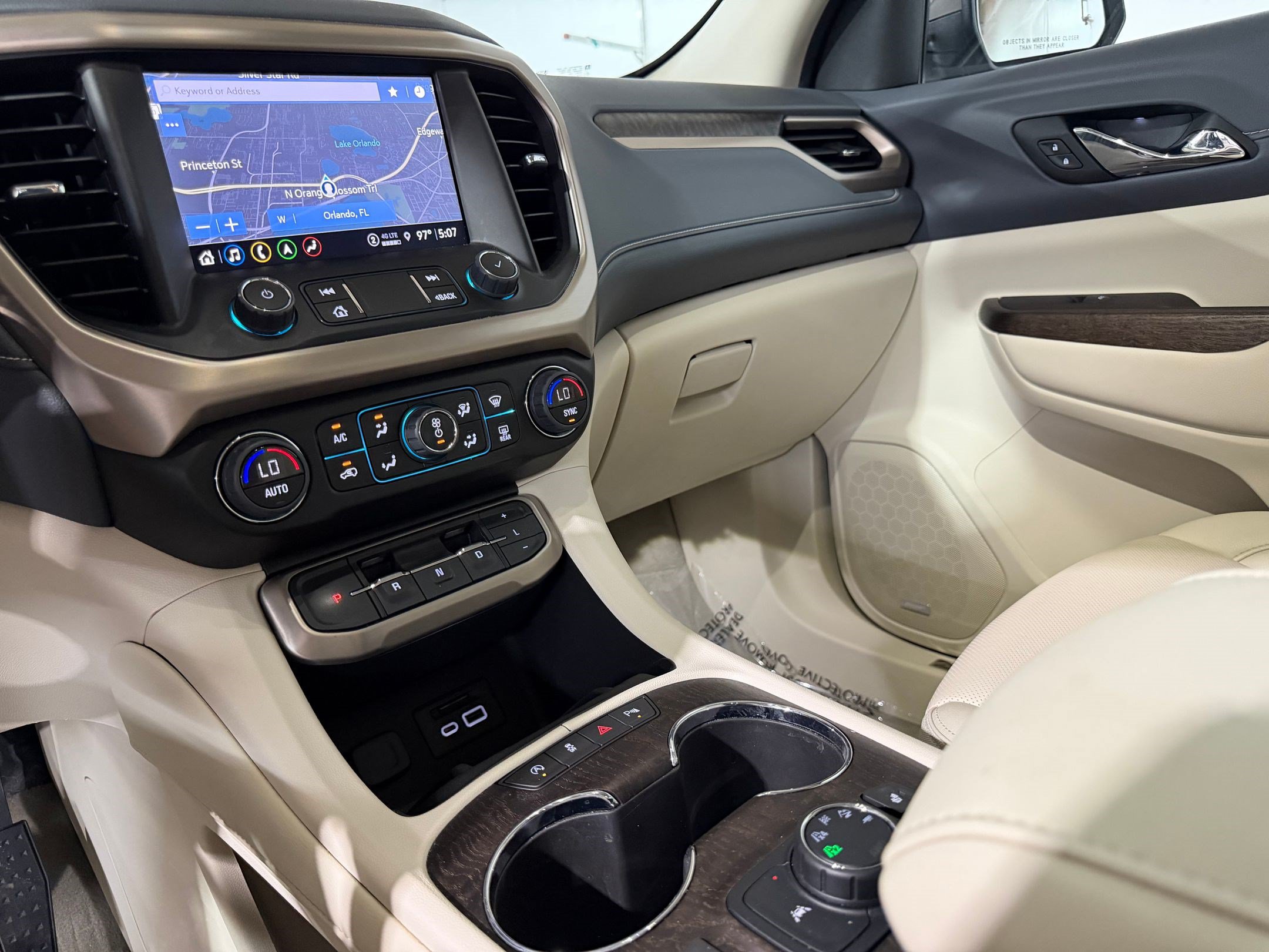 Used 2023 GMC Acadia Denali w/ Denali Ultimate Package AWD/4WD image 41