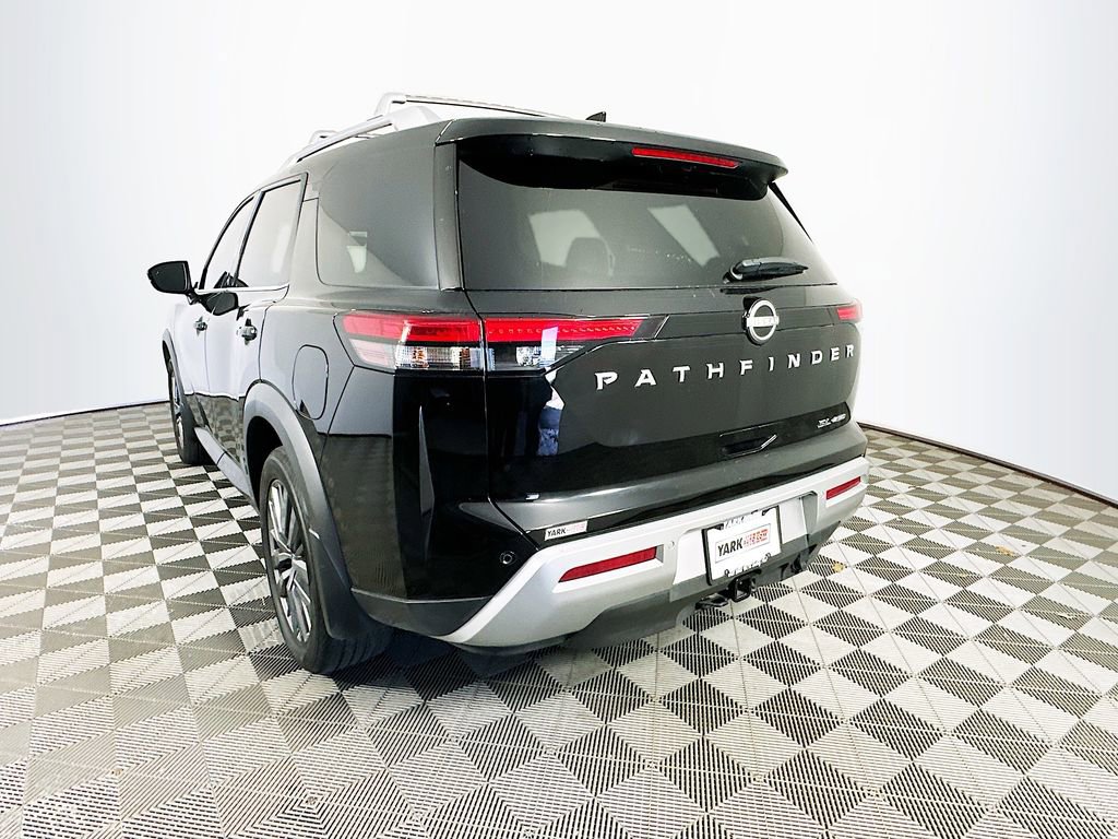 Certified 2025 Nissan Pathfinder SL w/ SL Premium Package AWD/4WD image 8