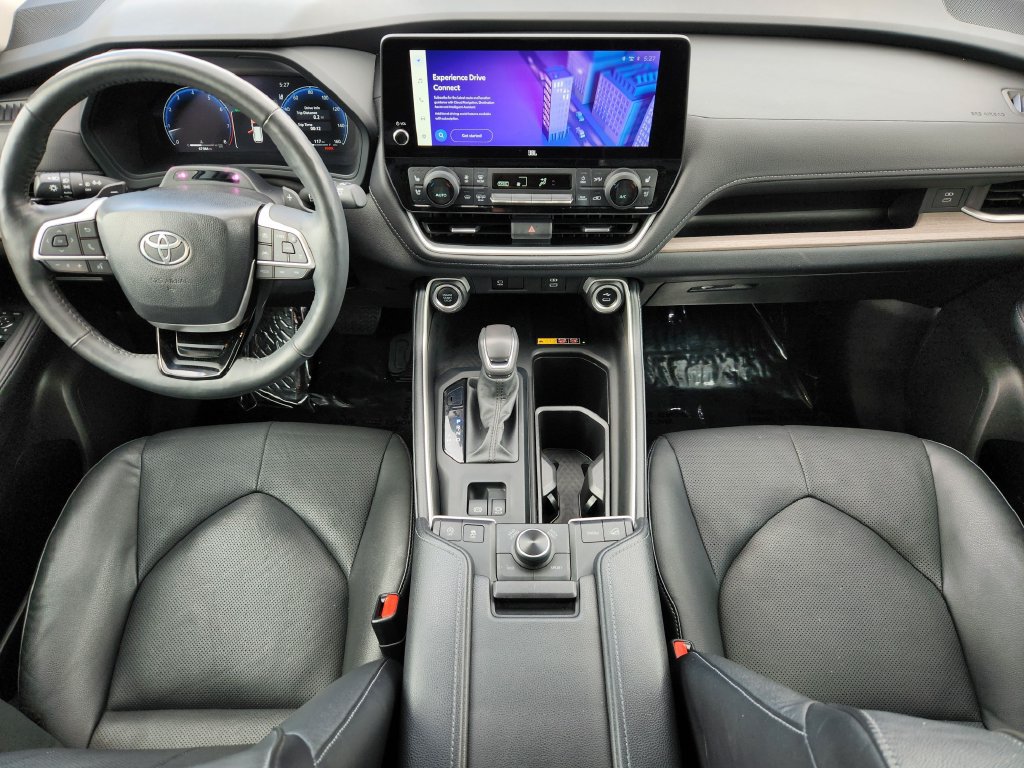 Used 2024 Toyota Grand Highlander AWD image 17