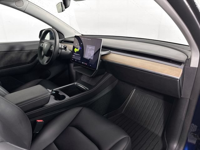 Used 2022 Tesla Model Y Long Range AWD/4WD image 26