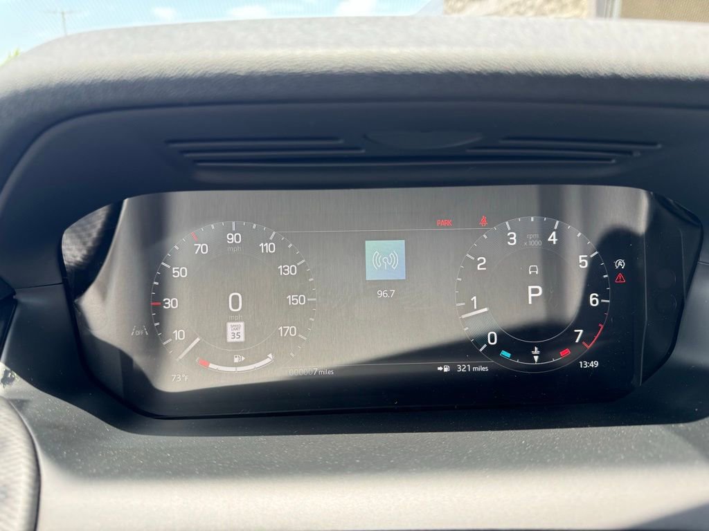 New 2024 Land Rover Discovery Sport Dynamic SE image 19