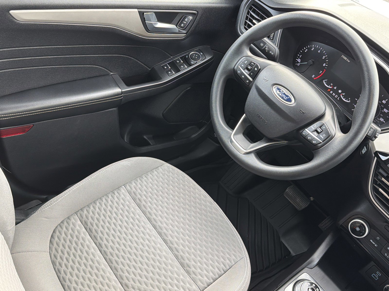 Used 2021 Ford Escape SE image 9