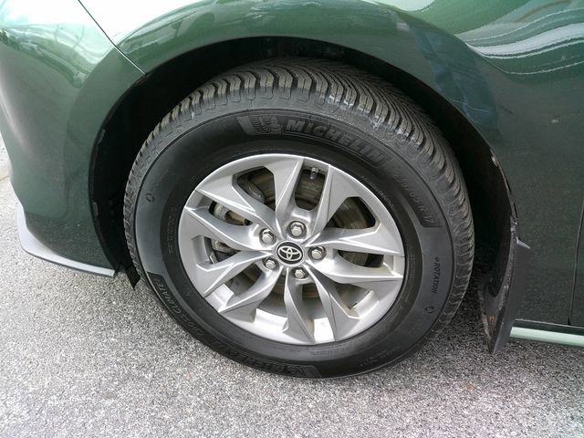 Used 2024 Toyota Sienna LE image 10