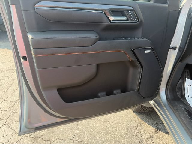 Used 2025 GMC Sierra 2500 AT4 AWD/4WD image 10