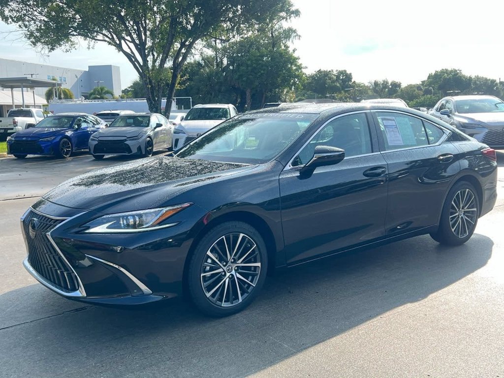 Certified 2025 Lexus ES 350 w/ Premium Package FWD image 3