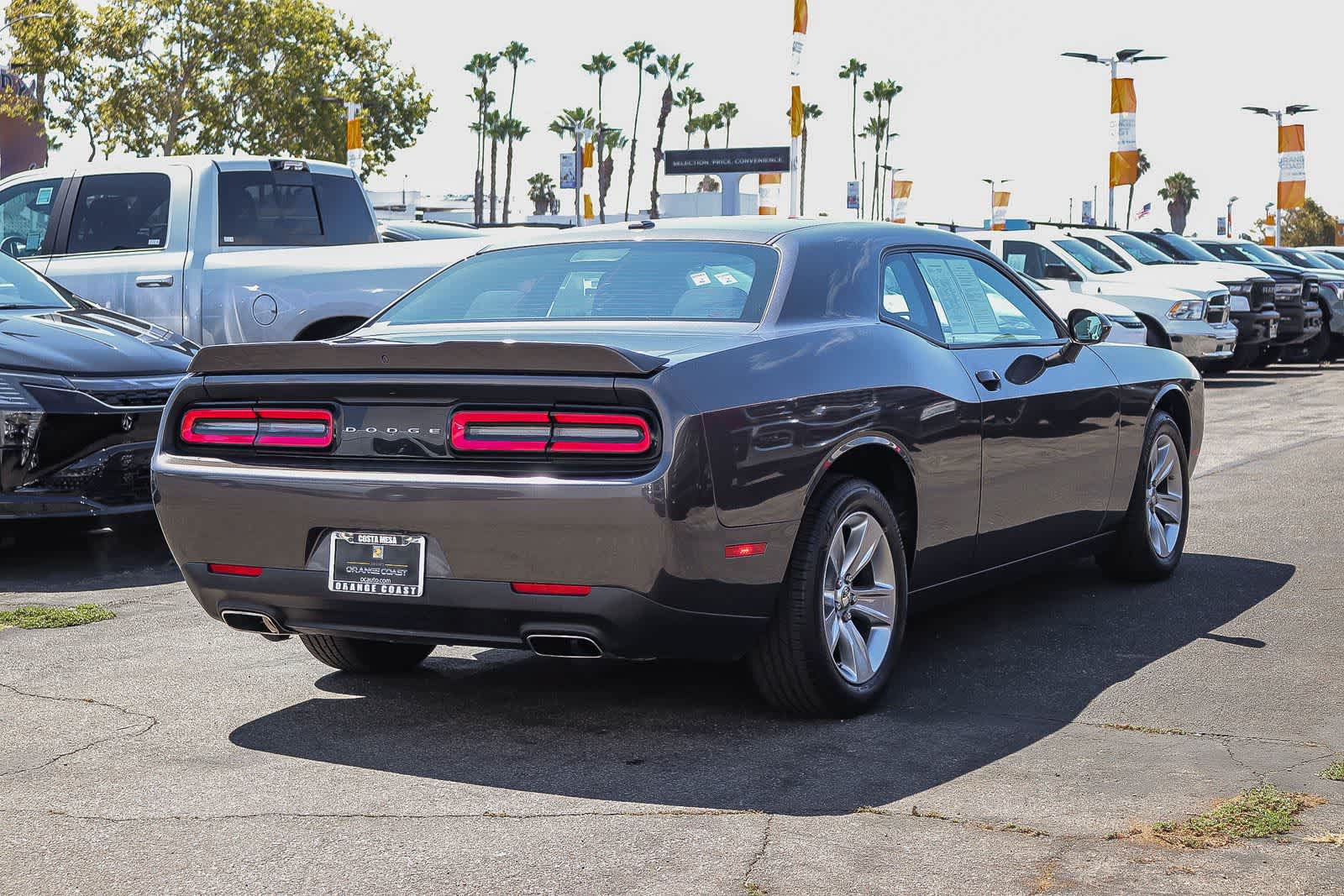 Used 2022 Dodge Challenger SXT RWD image 4