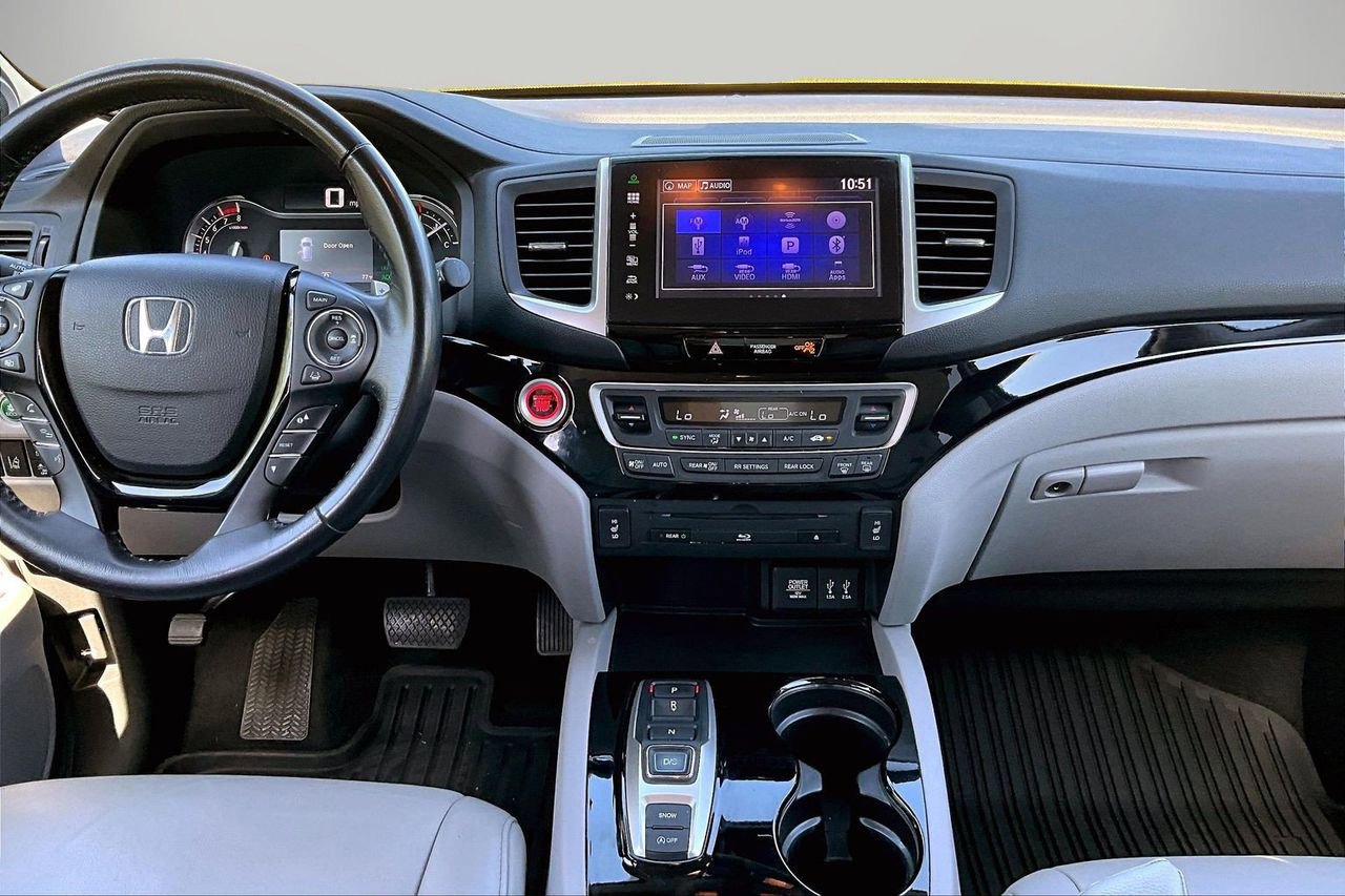 Used 2016 Honda Pilot Touring image 12