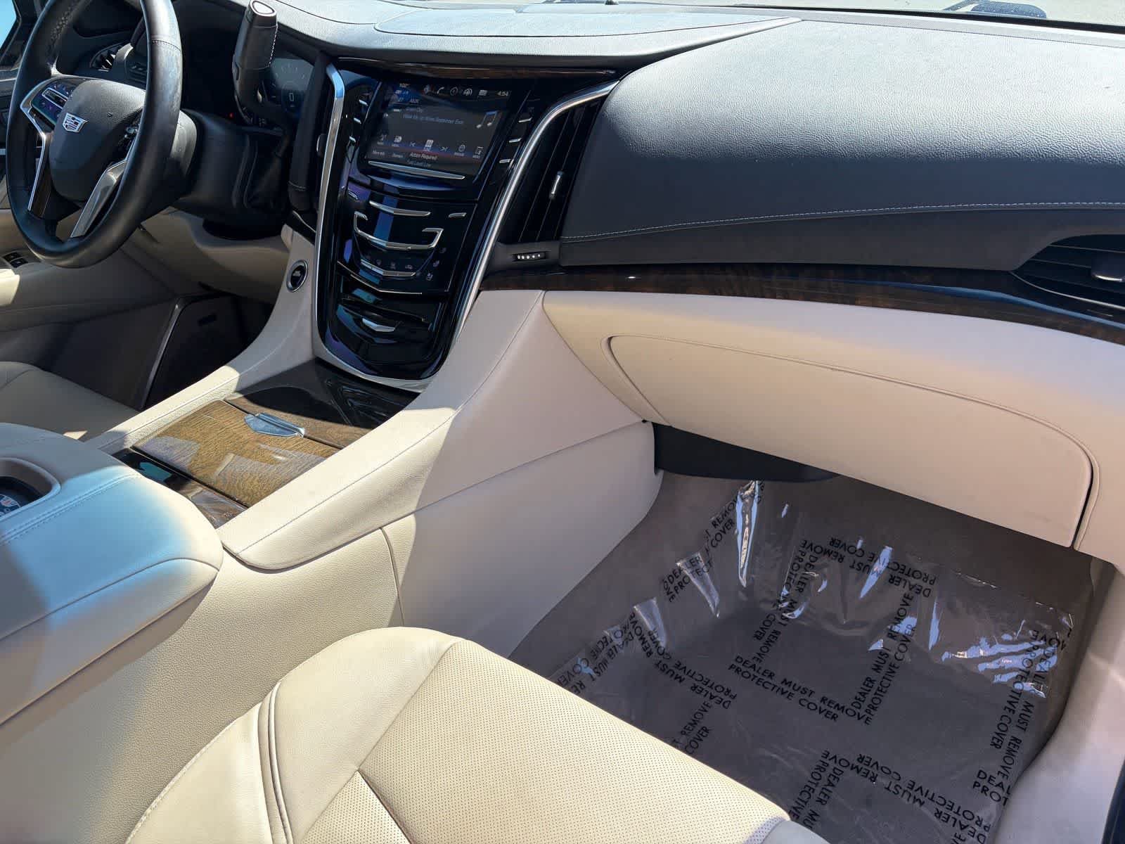 Used 2018 Cadillac Escalade Premium Luxury AWD/4WD image 21