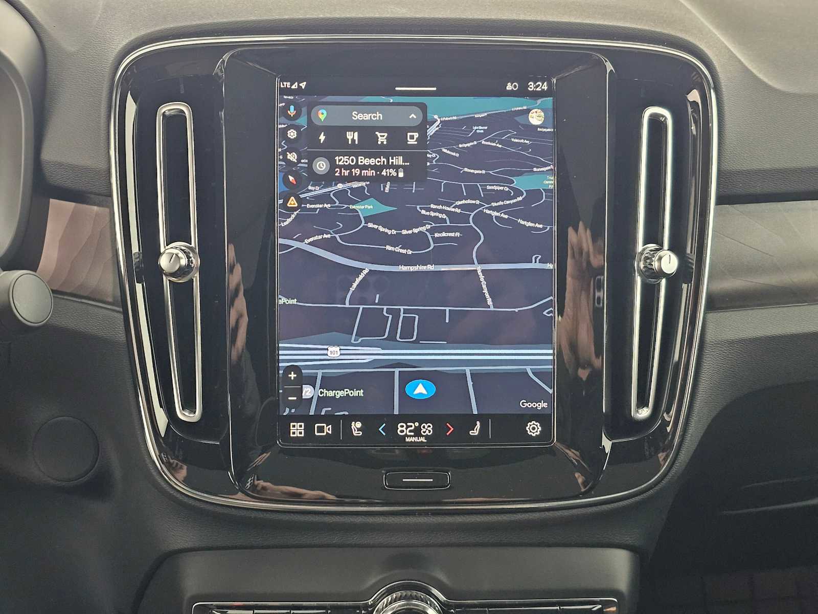 Used 2023 Volvo C40 P8 Recharge Ultimate image 26