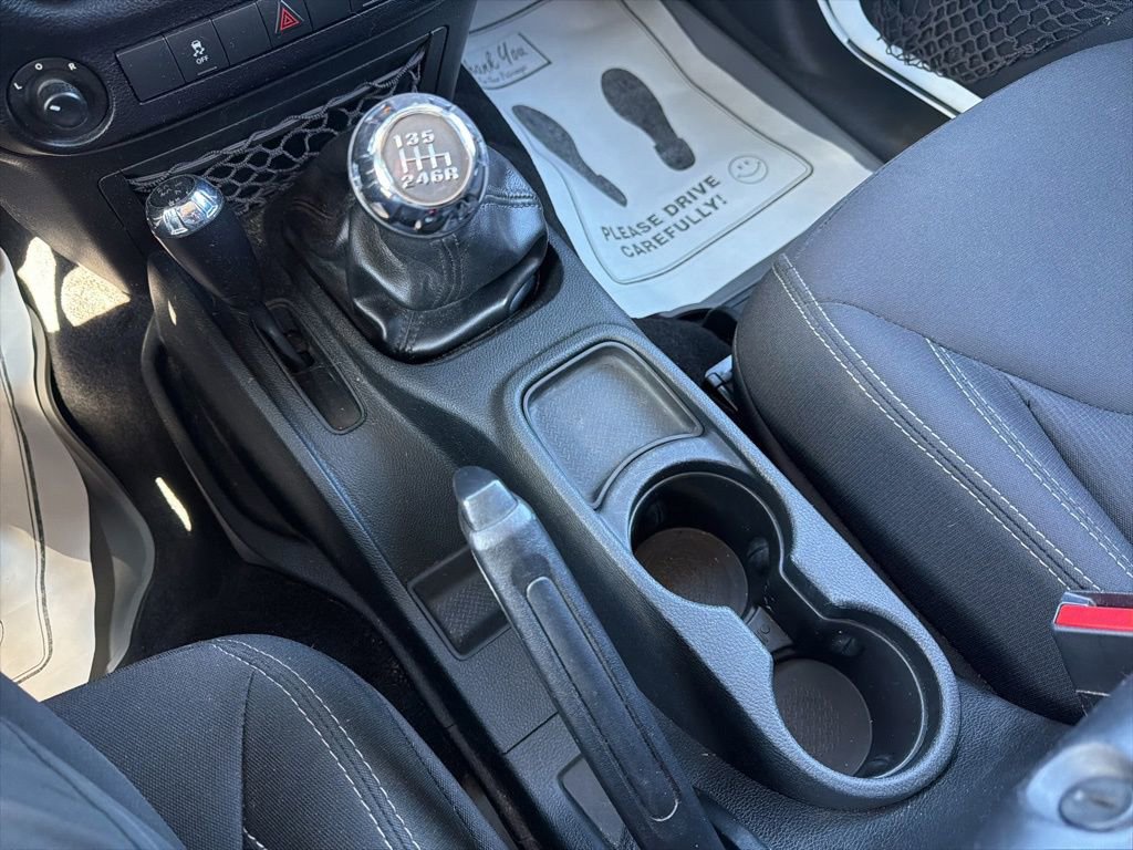 Used 2017 Jeep Wrangler Sahara w/ Connectivity Group image 25