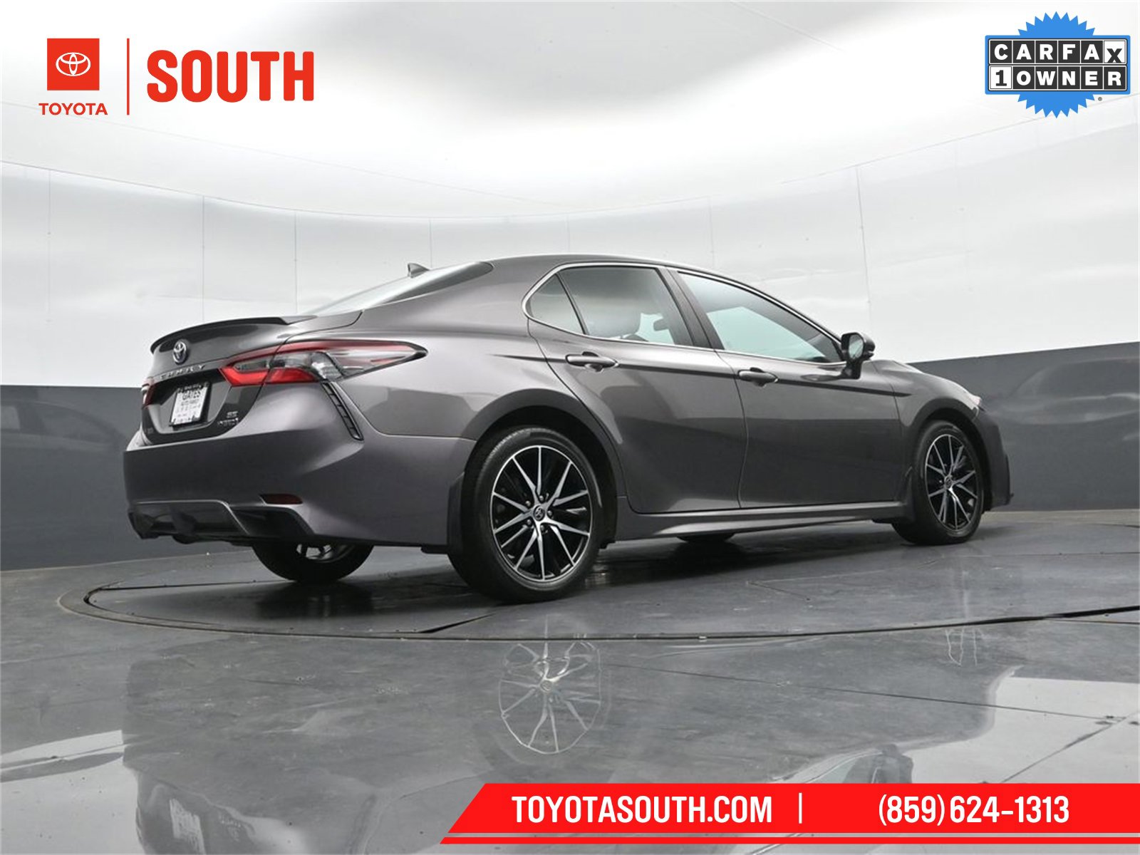 Used 2024 Toyota Camry SE image 38