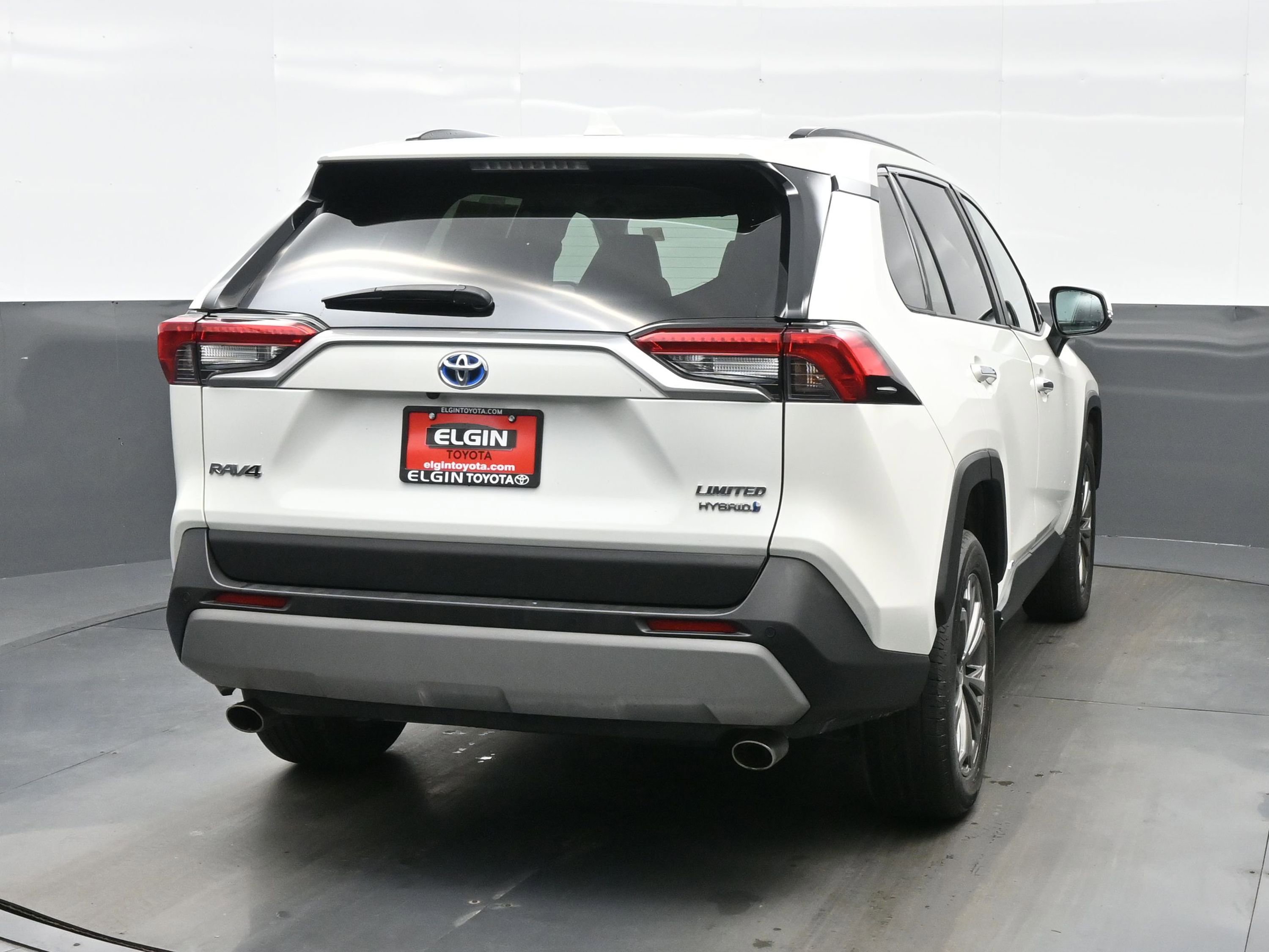 Used 2022 Toyota RAV4 Limited AWD/4WD image 5