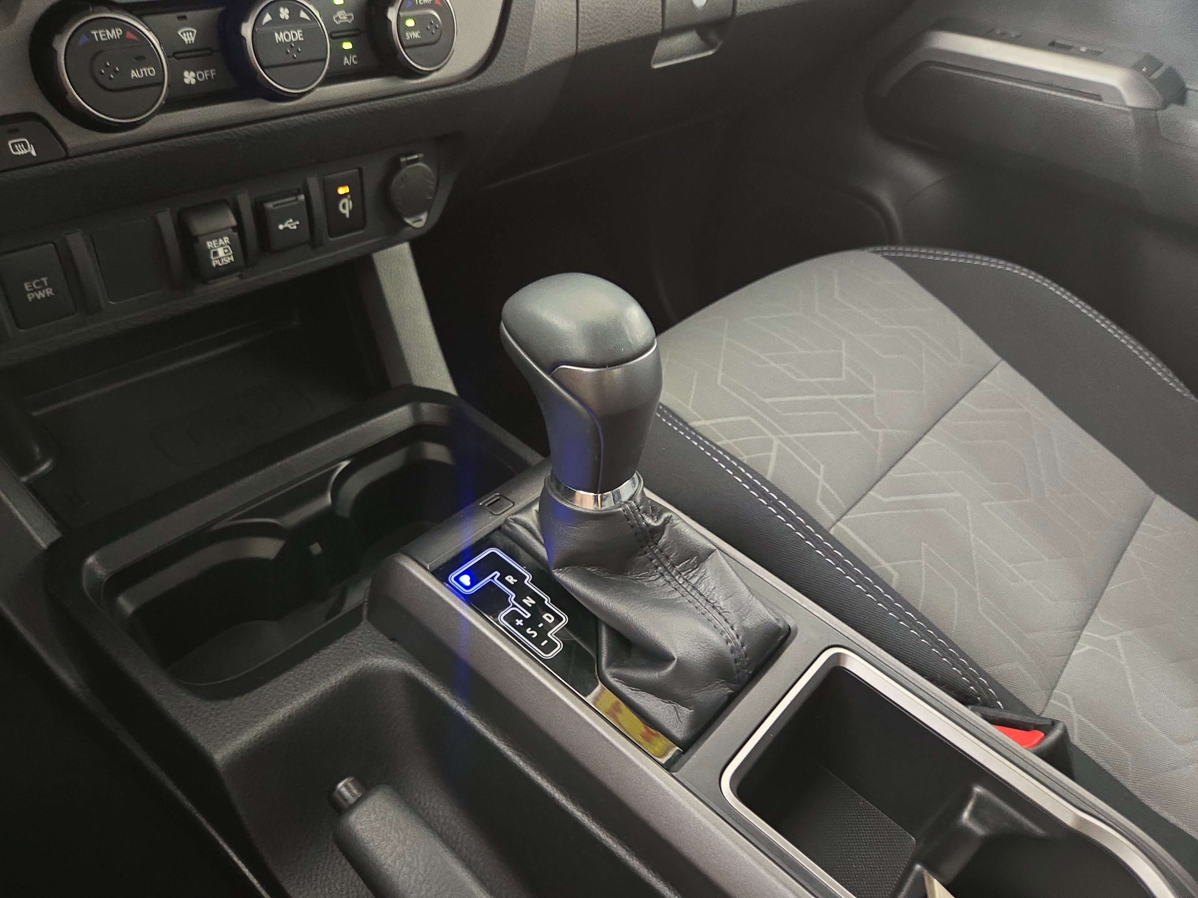 Used 2021 Toyota Tacoma TRD Off-Road AWD/4WD image 21