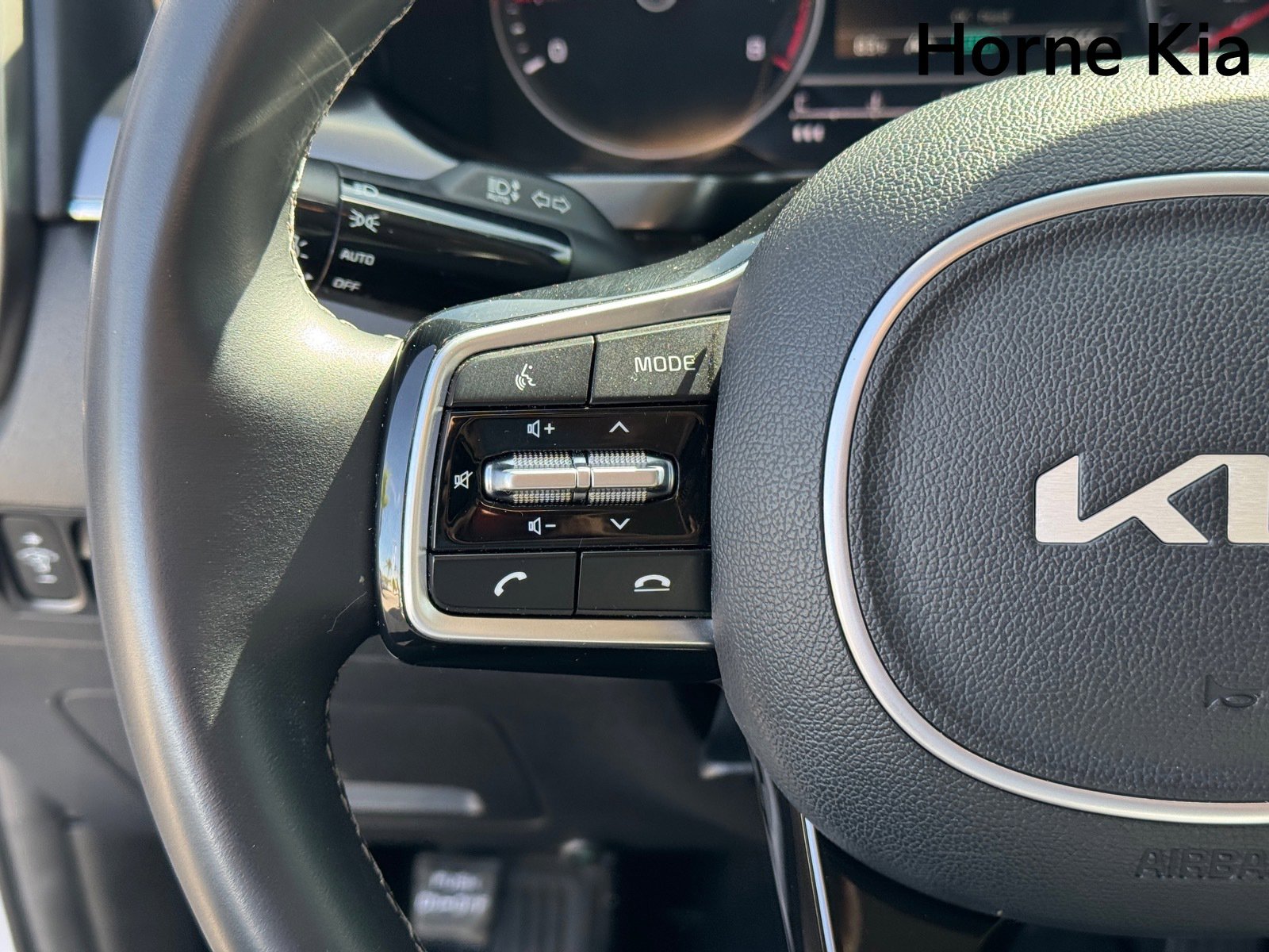 Used 2022 Kia Sorento S image 18