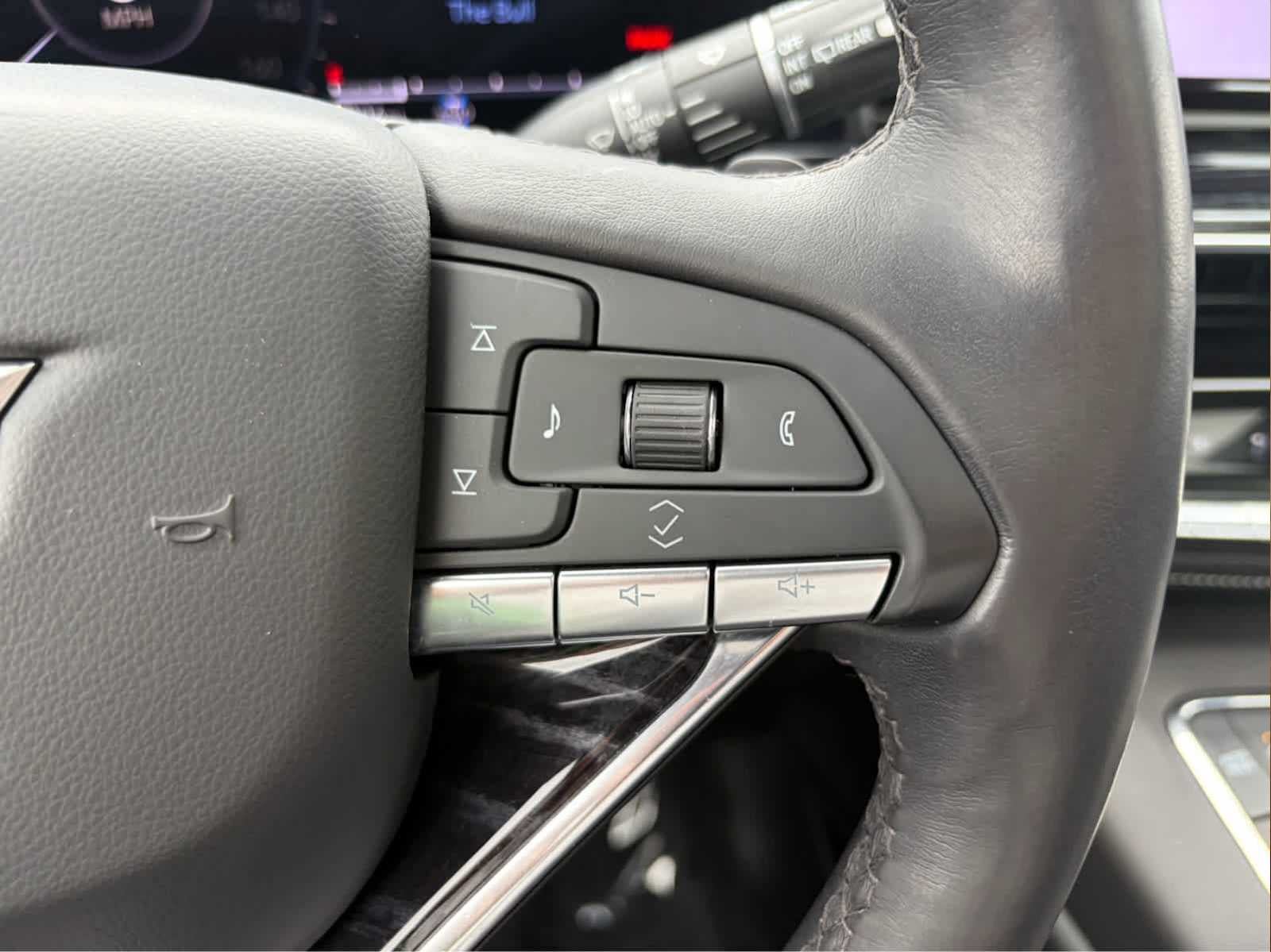 Used 2022 Cadillac Escalade ESV Sport w/ Touring Package AWD/4WD image 35
