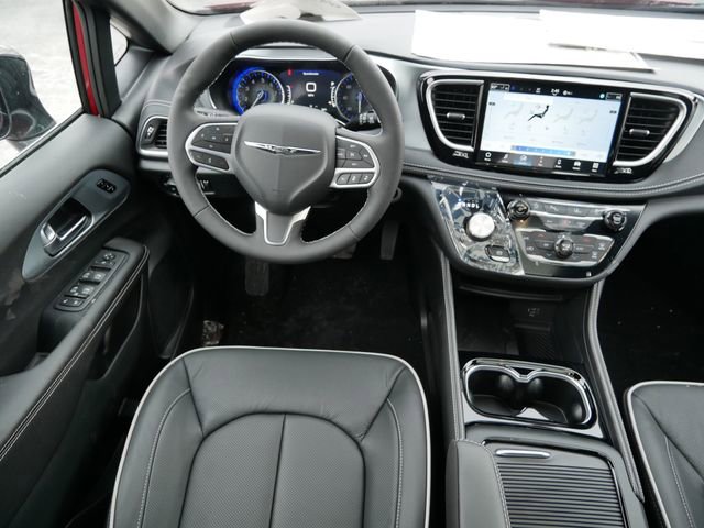 New 2026 Chrysler Pacifica Limited w/ Trailer Tow Group image 14