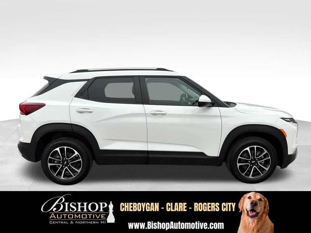 Used 2024 Chevrolet TrailBlazer LT AWD/4WD image 12