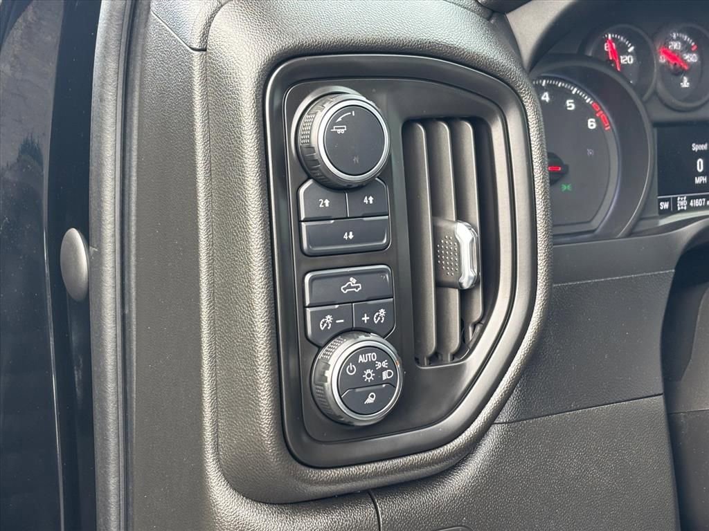 Used 2023 Chevrolet Silverado 2500 Custom w/ Custom Value Package image 8