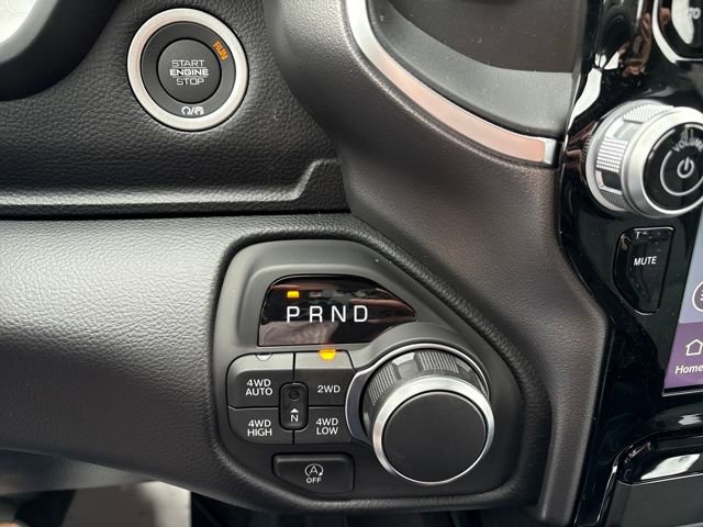 New 2026 RAM 1500 4x4 Crew Cab image 16