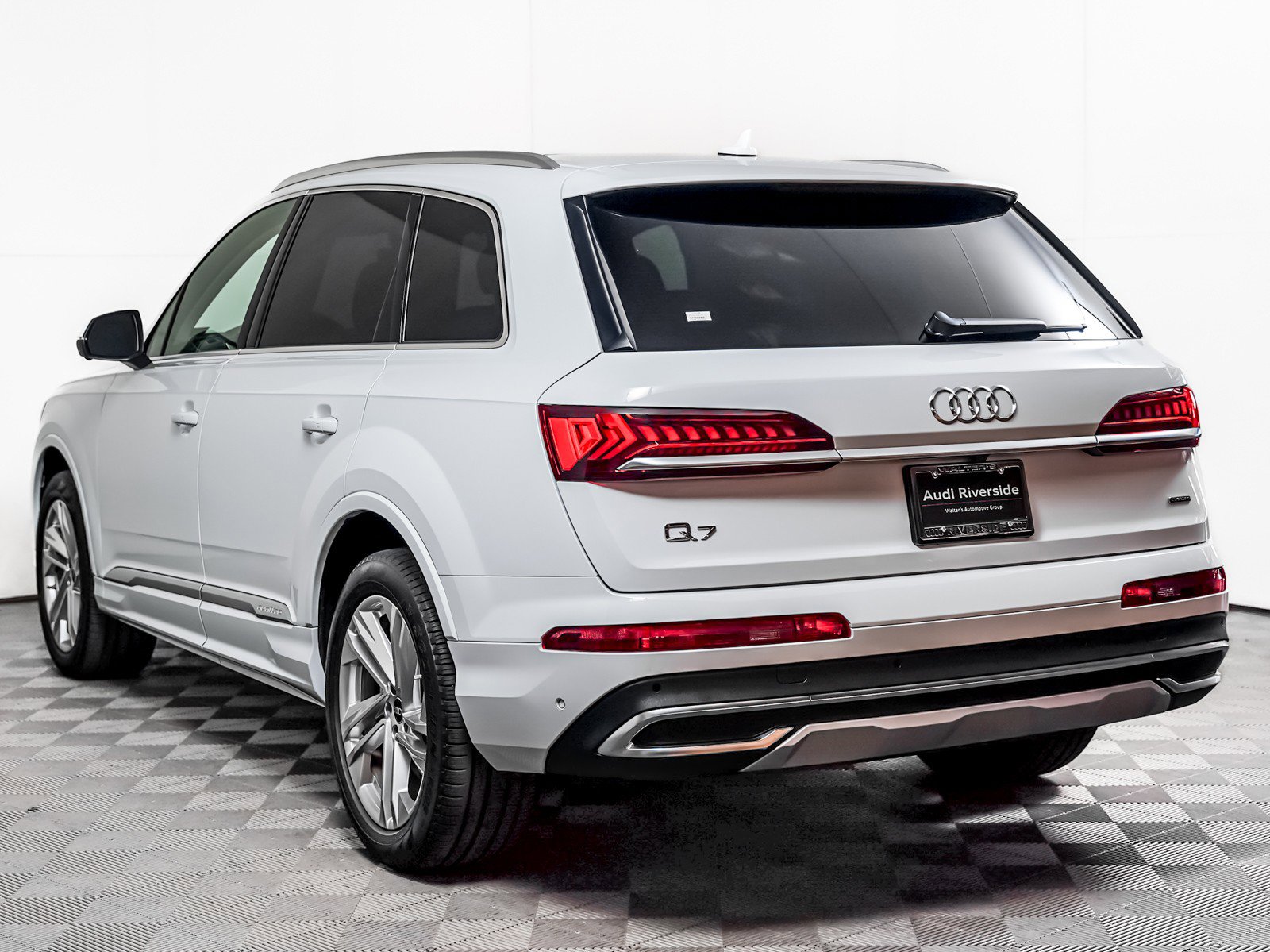 Used 2023 Audi Q7 3.0T Premium Plus image 2