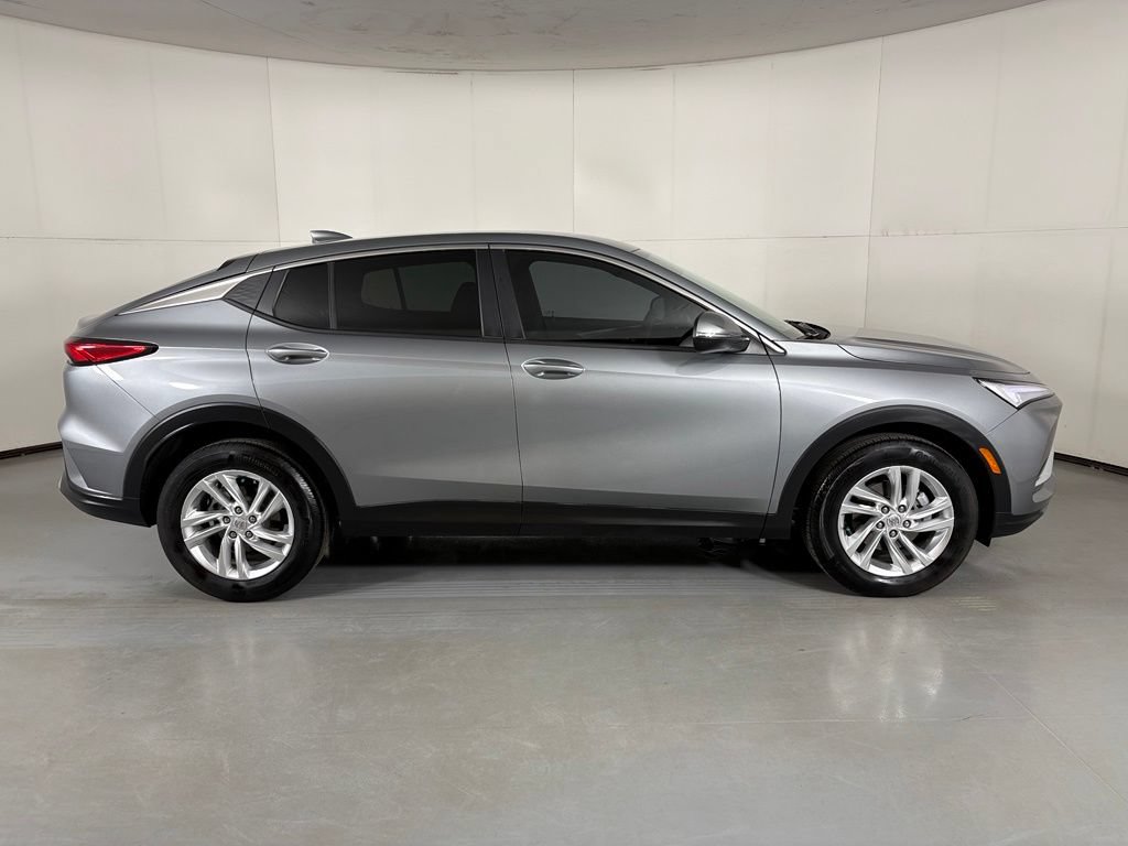Certified 2025 Buick Envista Preferred FWD image 11