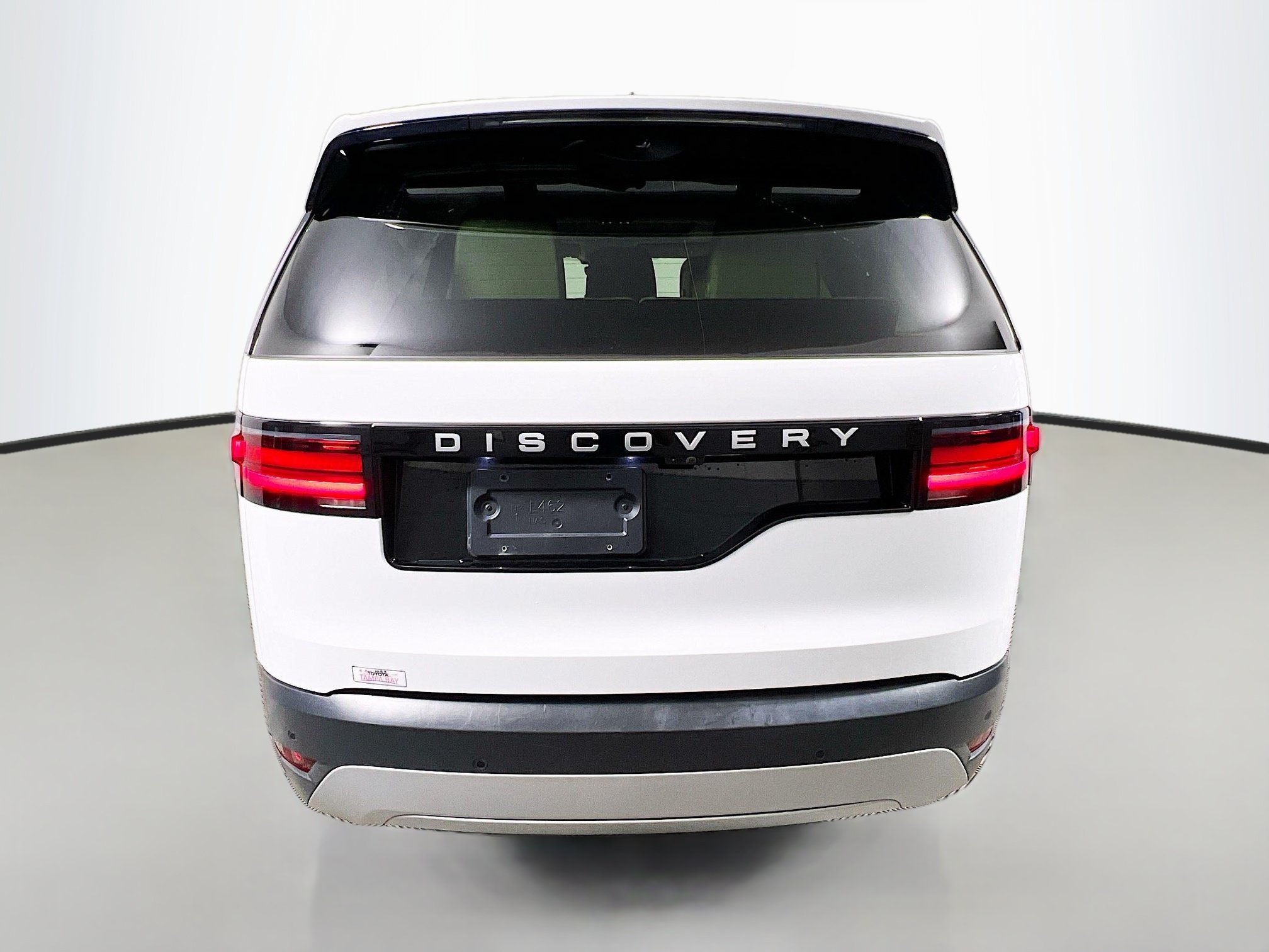 Used 2025 Land Rover Discovery S AWD/4WD image 6