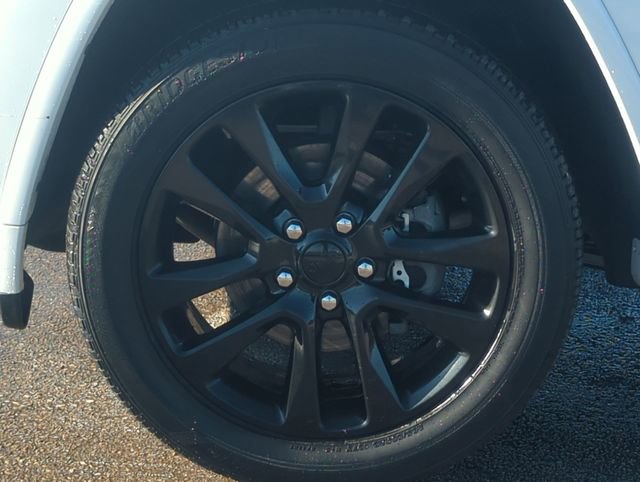 Used 2019 Jeep Grand Cherokee Altitude AWD/4WD image 10