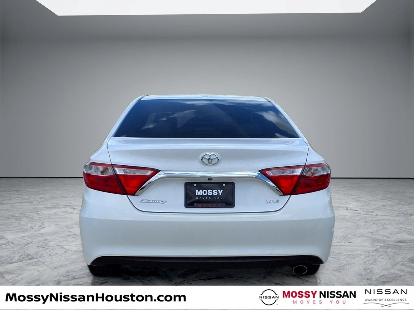 Used 2017 Toyota Camry XLE FWD image 6