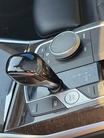 Used 2022 BMW 330e image 27