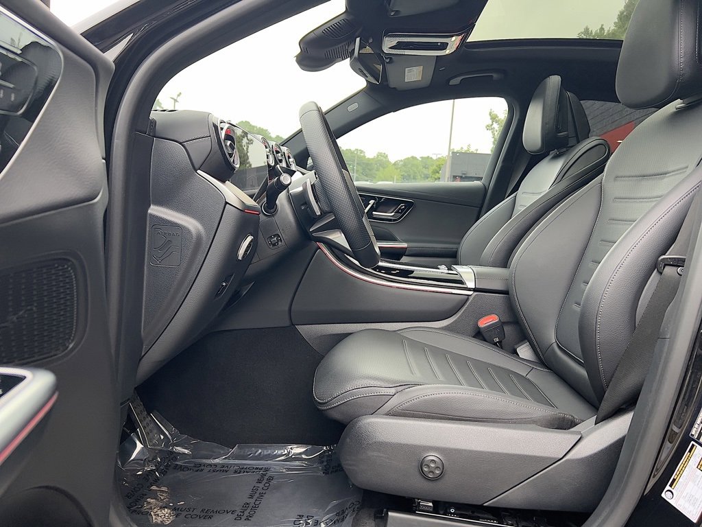 Used 2025 Mercedes-Benz GLC 300 4MATIC w/ AMG Line image 23