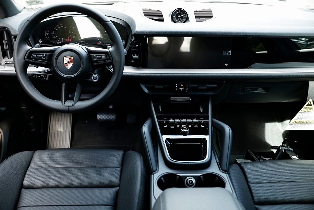 Certified 2026 Porsche Cayenne E-Hybrid AWD/4WD image 30