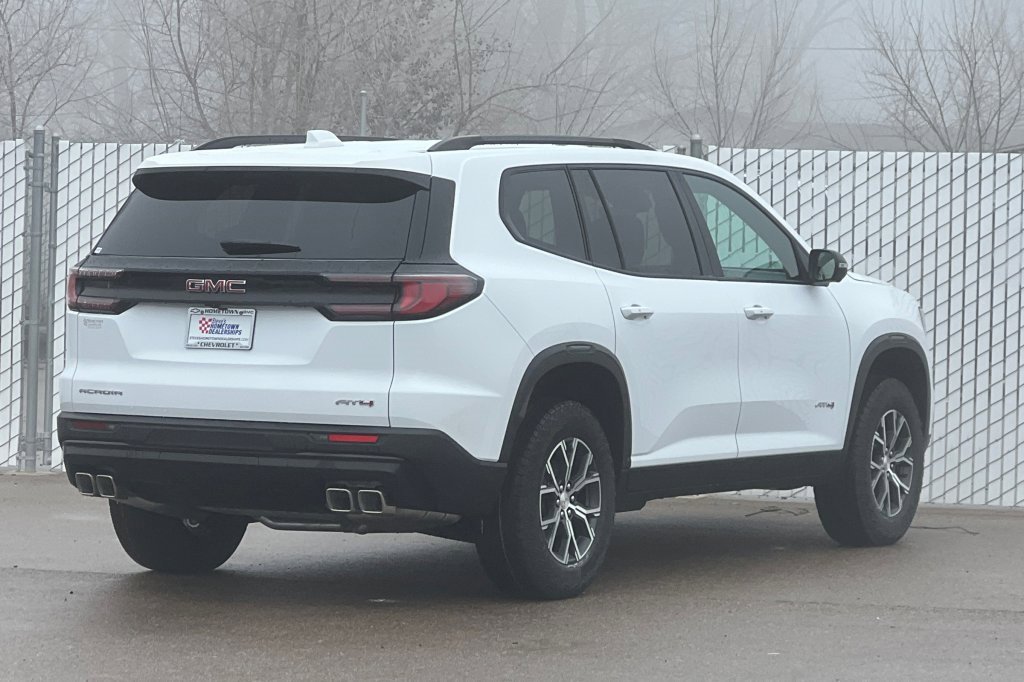 New 2026 GMC Acadia AT4 w/ Luxury Package image 4