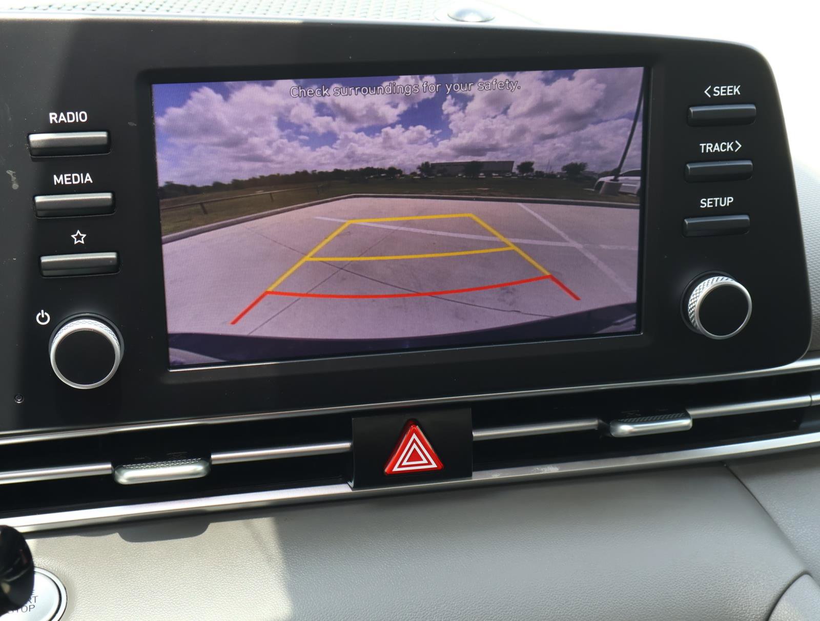 Used 2023 Hyundai Elantra Blue image 25