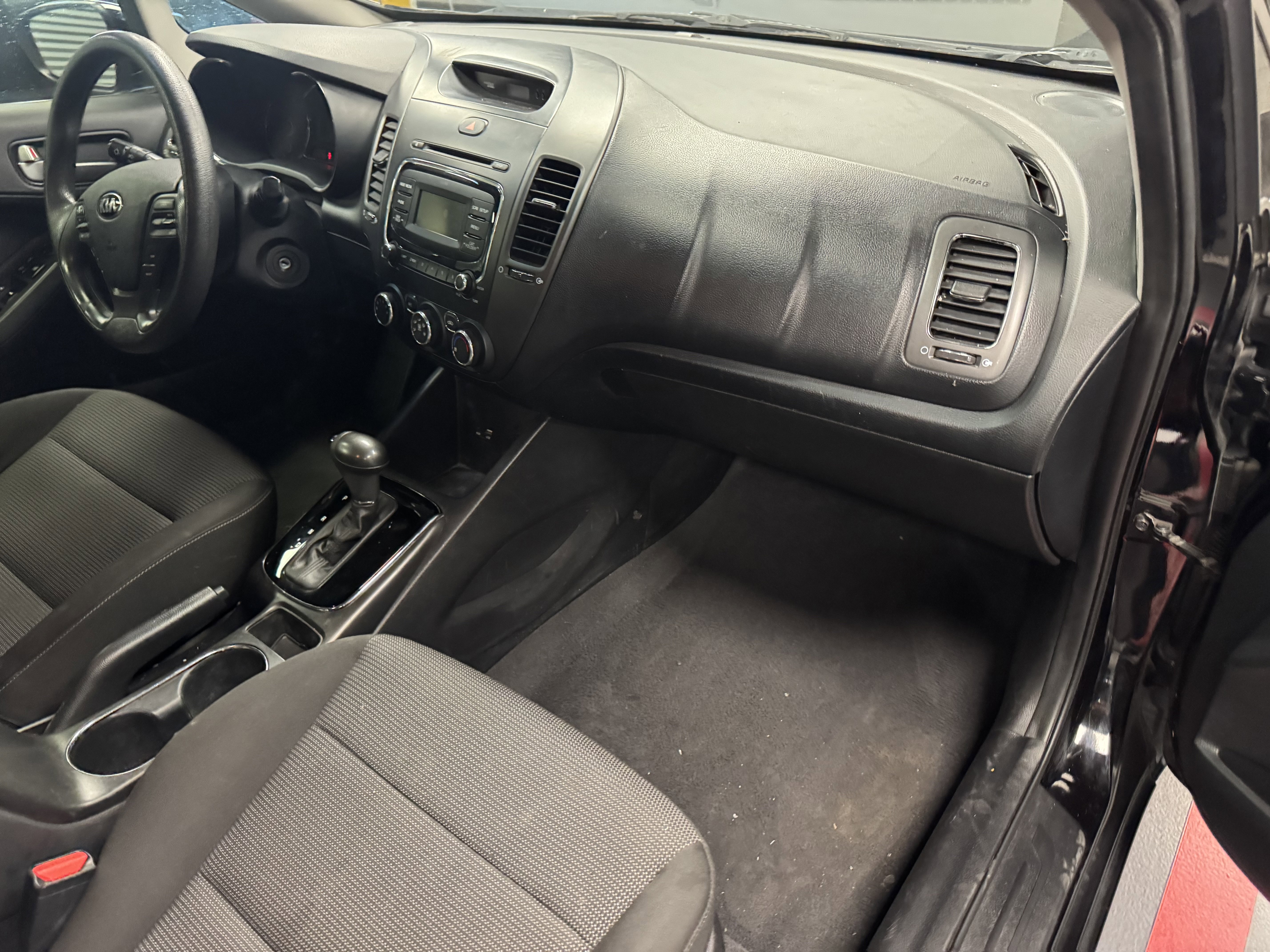 Used 2018 Kia Forte LX image 12