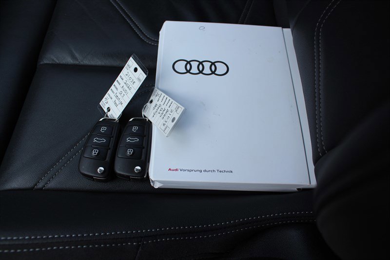 Used 2020 Audi Q3 2.0T Prestige w/ Prestige Package image 17