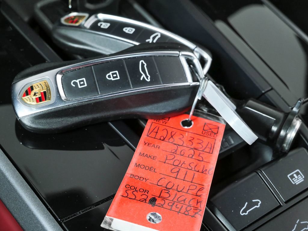Used 2025 Porsche 911 Carrera S RWD image 27