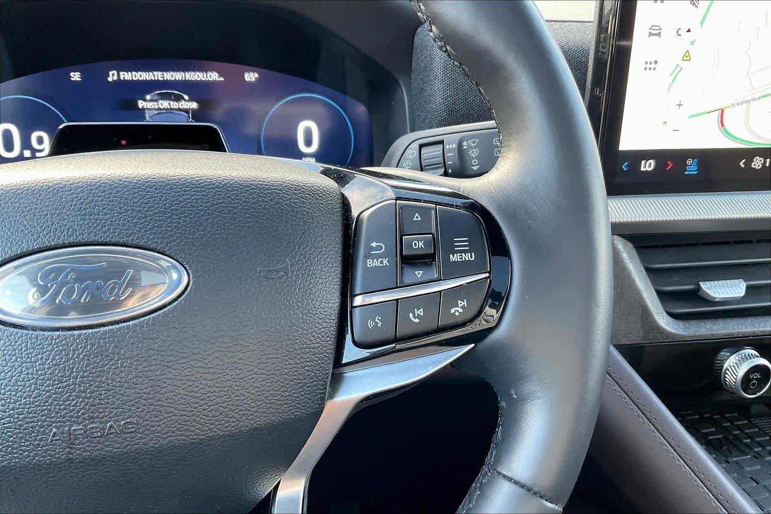 Used 2025 Ford Explorer Platinum w/ LUX Leather Package AWD/4WD image 31