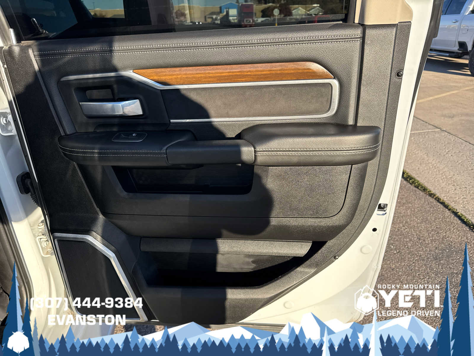 Used 2024 RAM 3500 Laramie image 16