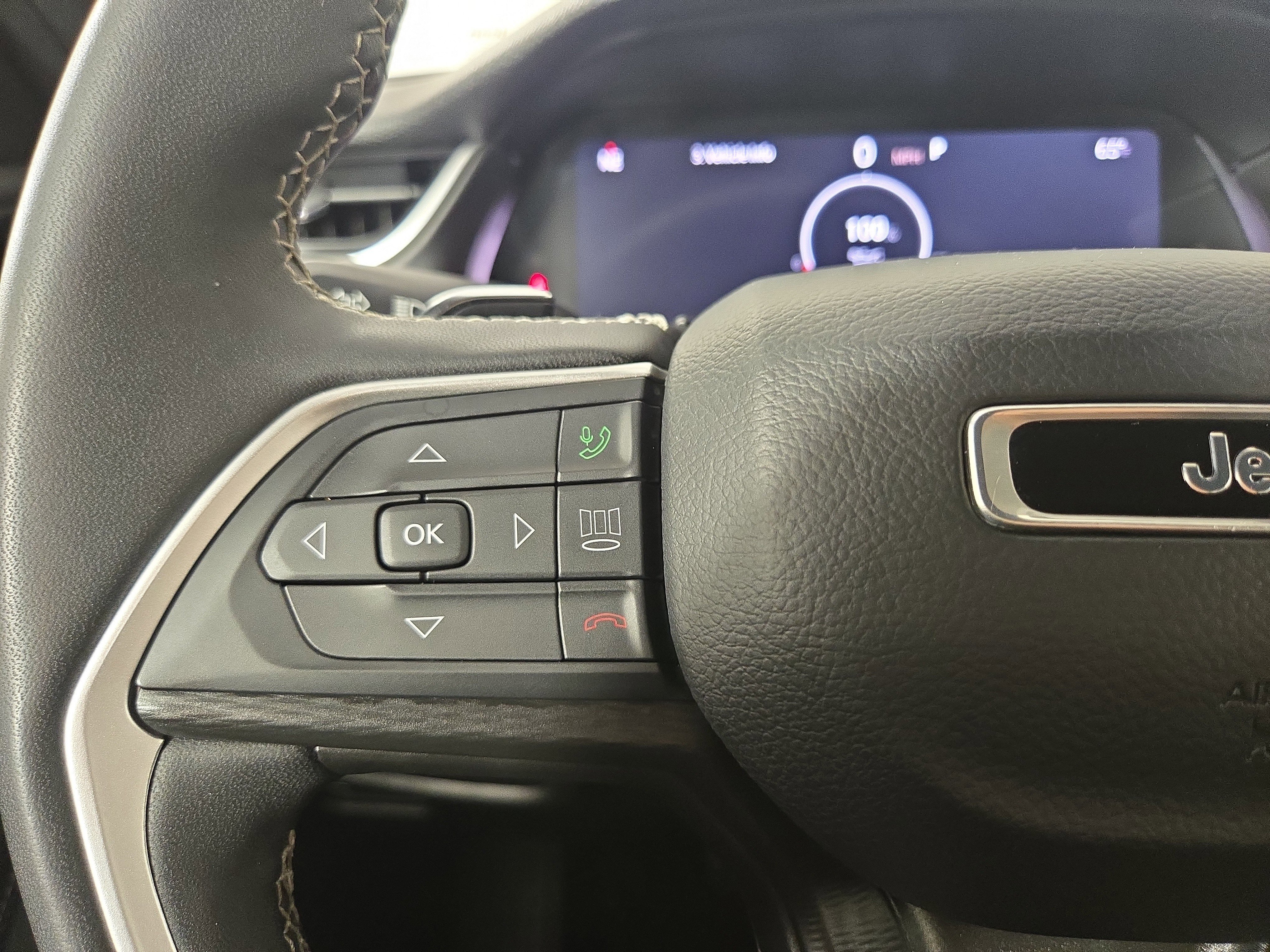 Used 2024 Jeep Grand Cherokee L Laredo image 16